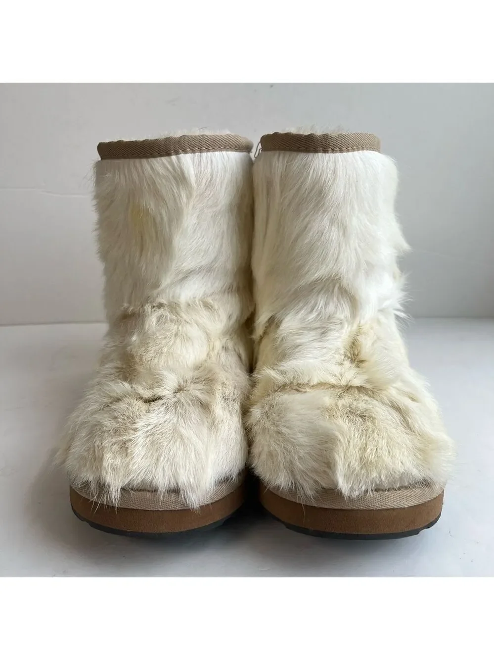 AU&MU Sheepskin Boots White Size 6